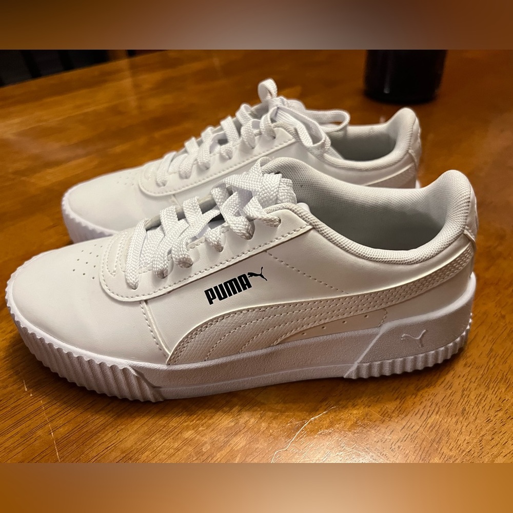 NWOT Puma Carina 2.0 Platform Sneakers - super cute! Only tried on.